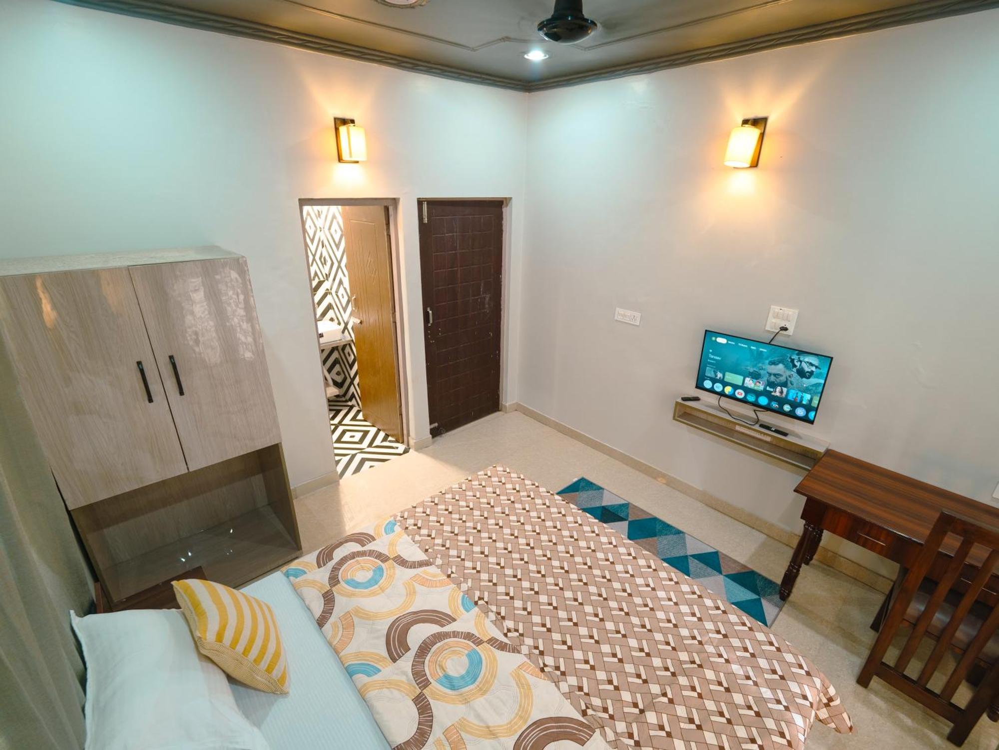 Hoztel Jollygrrant Doon Hostel Rāni Pokhri Buitenkant foto