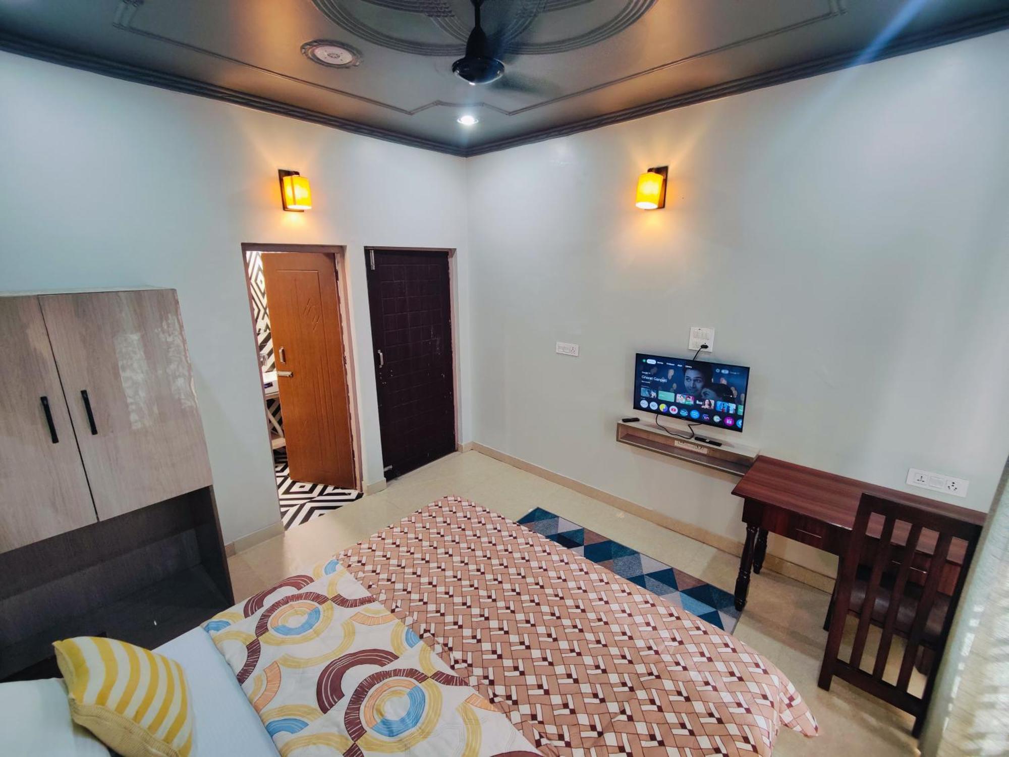 Hoztel Jollygrrant Doon Hostel Rāni Pokhri Buitenkant foto