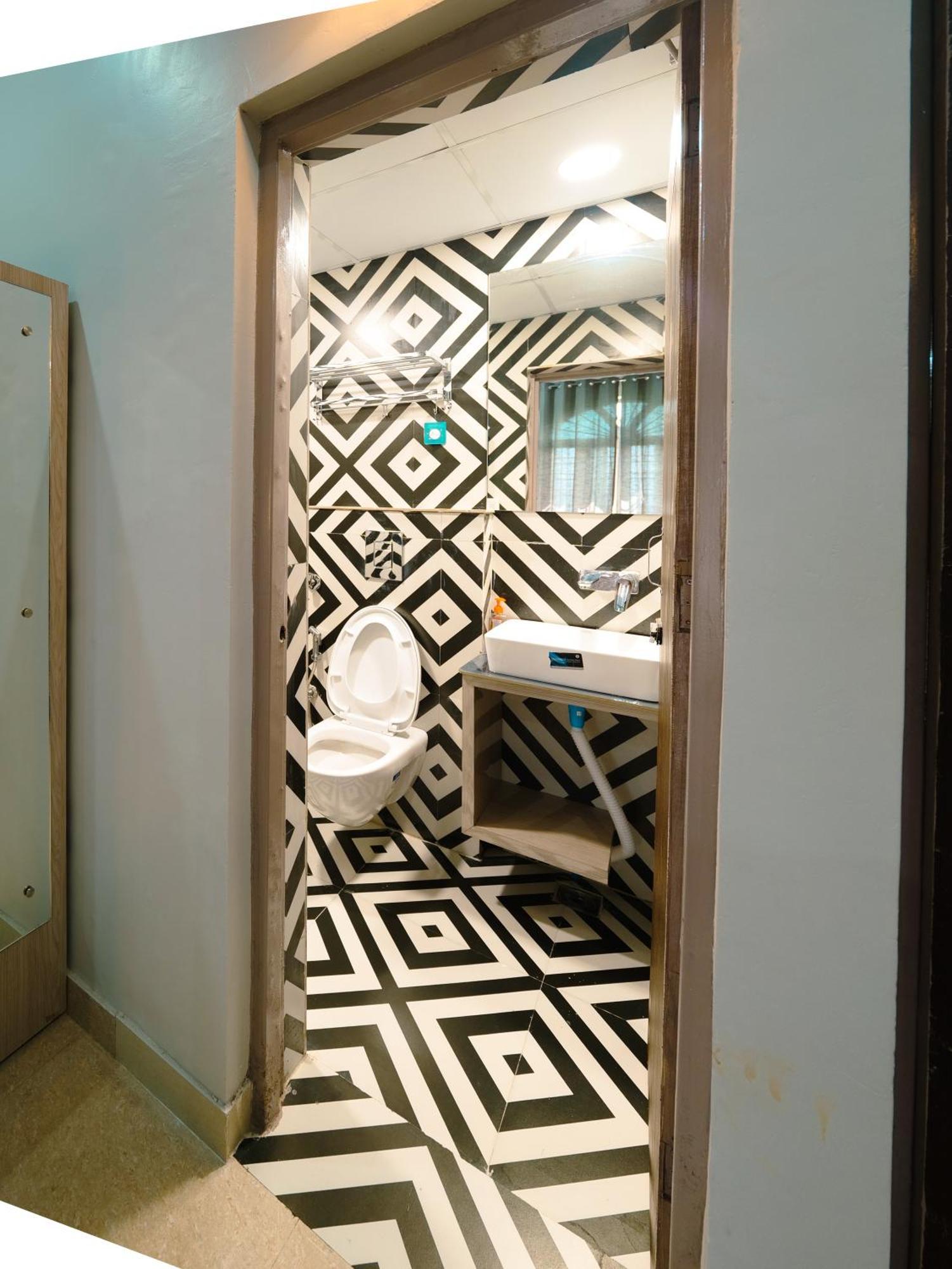 Hoztel Jollygrrant Doon Hostel Rāni Pokhri Buitenkant foto
