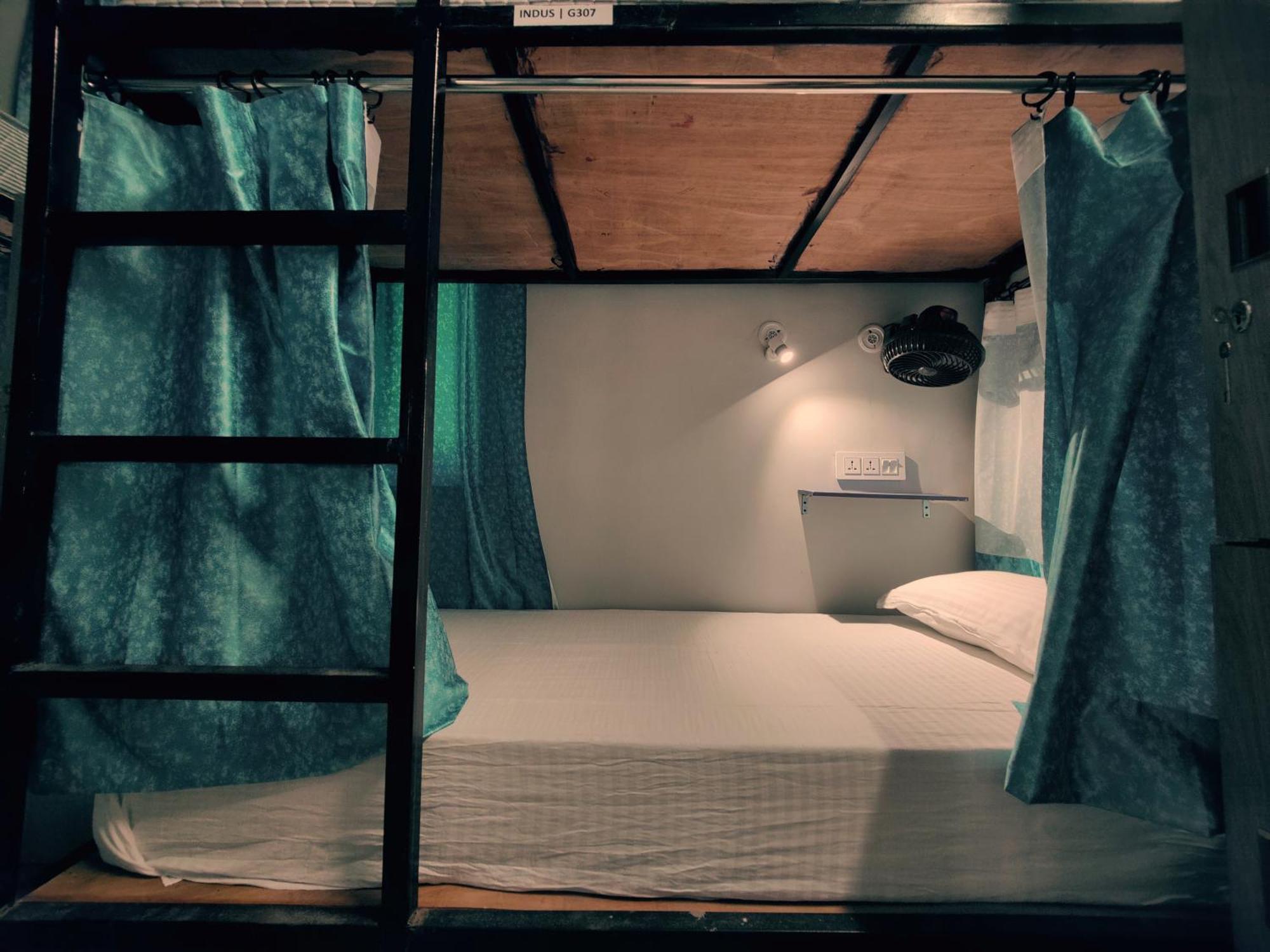 Hoztel Jollygrrant Doon Hostel Rāni Pokhri Buitenkant foto