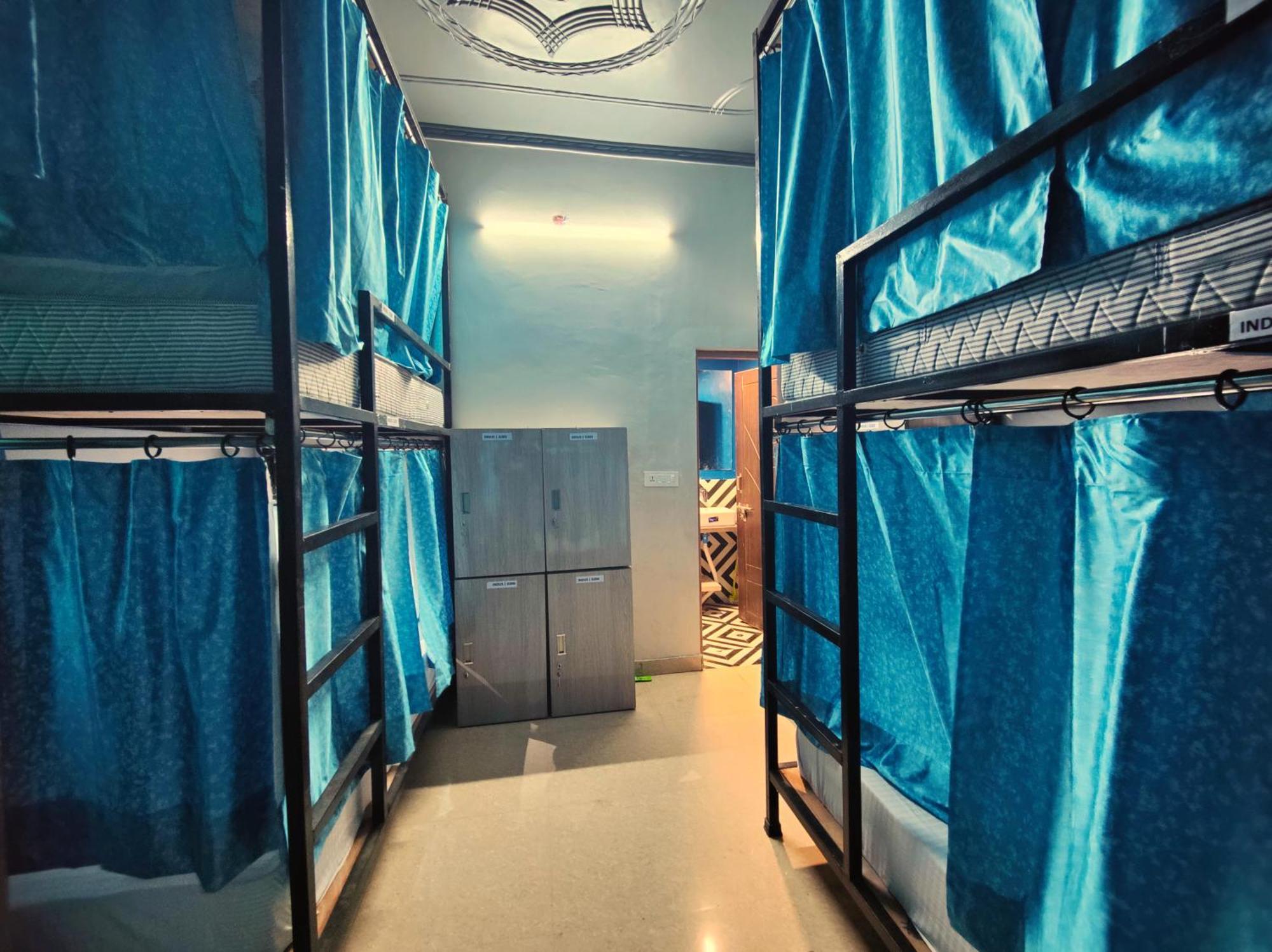 Hoztel Jollygrrant Doon Hostel Rāni Pokhri Buitenkant foto